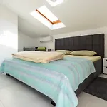 Tatil Evi Opera By Interhome Ražanac