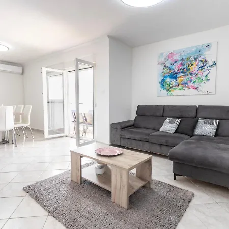 Vakantiehuis Opera By Interhome Ražanac