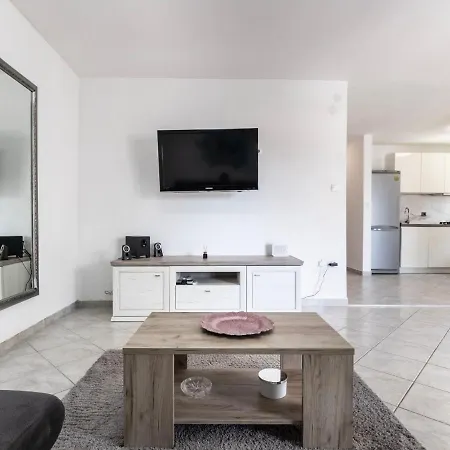 Opera By Interhome * Ražanac