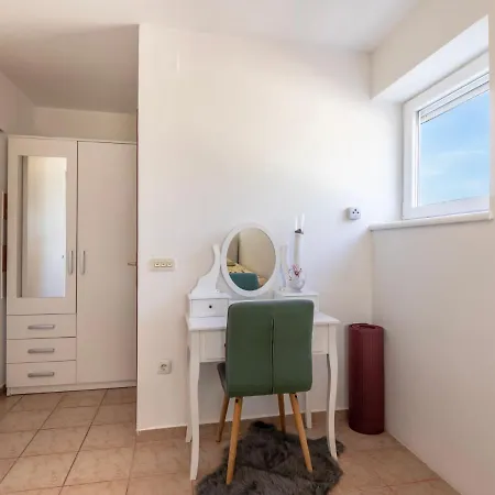 Opera By Interhome *