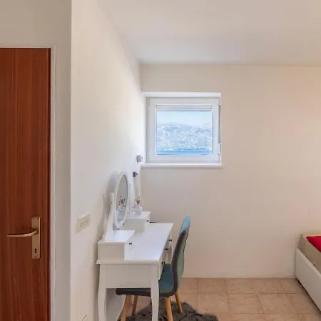 Opera By Interhome * Ražanac