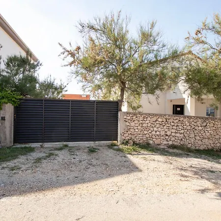 Opera By Interhome Сasa de vacaciones Ražanac