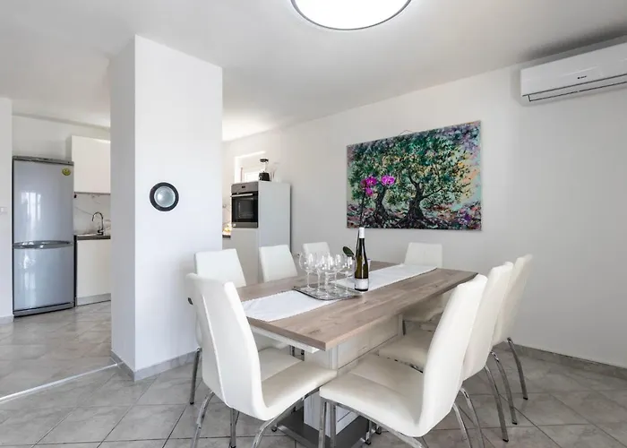 Opera By Interhome * Ražanac