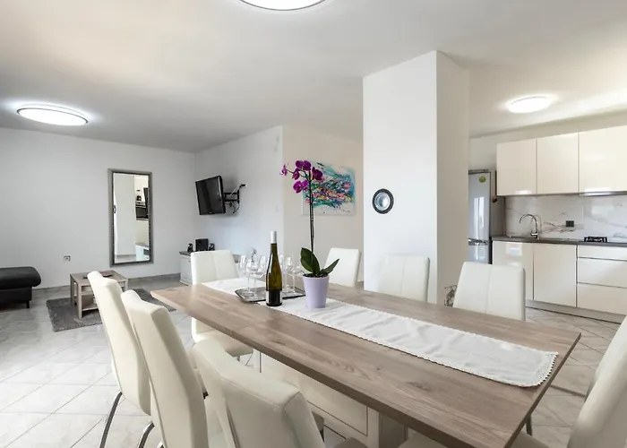 Opera By Interhome Tatil Evi