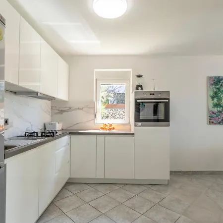 Opera By Interhome Tatil Evi Ražanac