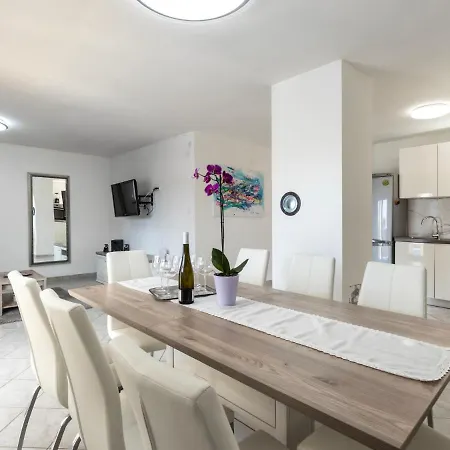 Opera By Interhome Tatil Evi