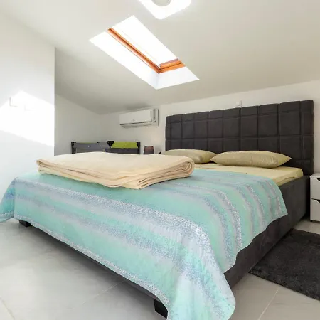 Tatil Evi Opera By Interhome Ražanac