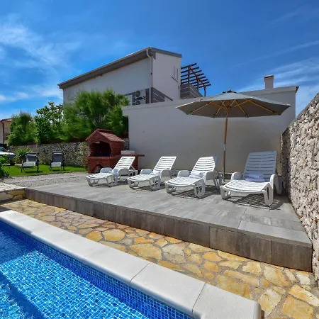 Opera By Interhome Tatil Evi Ražanac