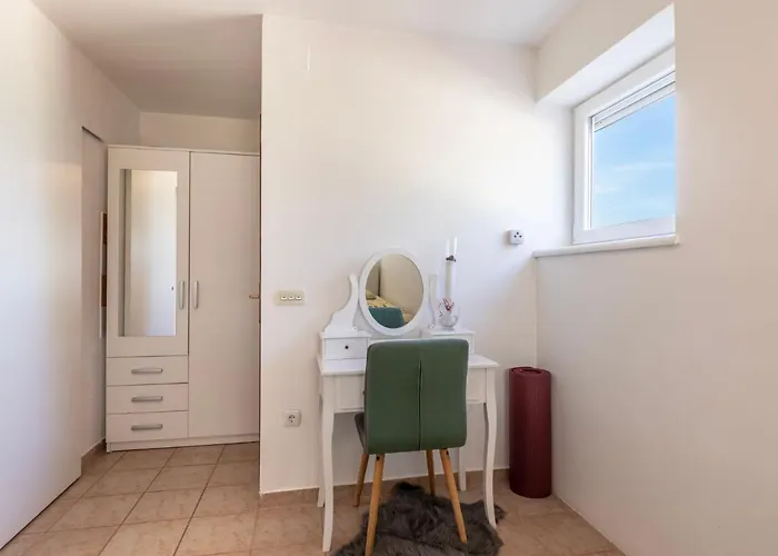 Opera By Interhome *