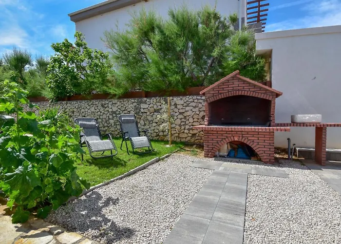 Opera By Interhome *